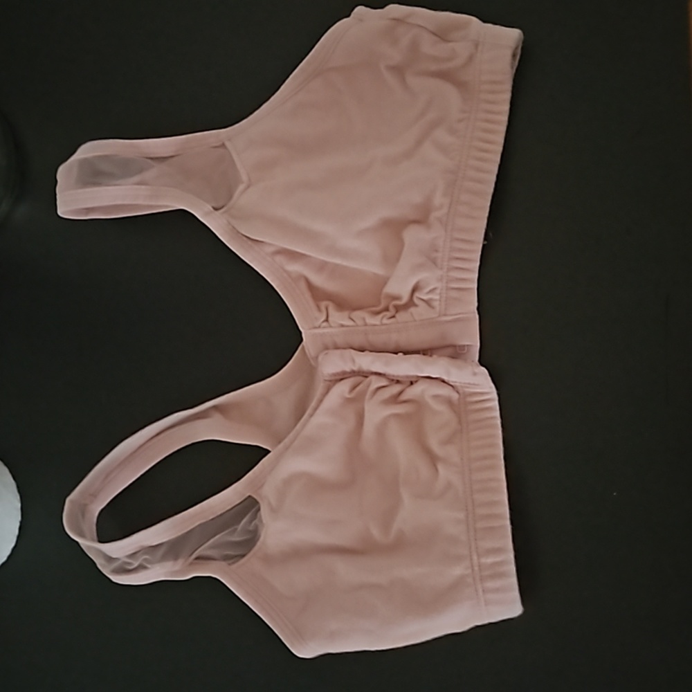 Like new light pink Hanes front closure bra - Picture 1 of 4